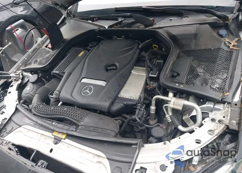 2017 Mercedes-Benz C 300 Luxury/Sport z USA, uszkodzony, nr VIN 55SWF4JB8HU191016